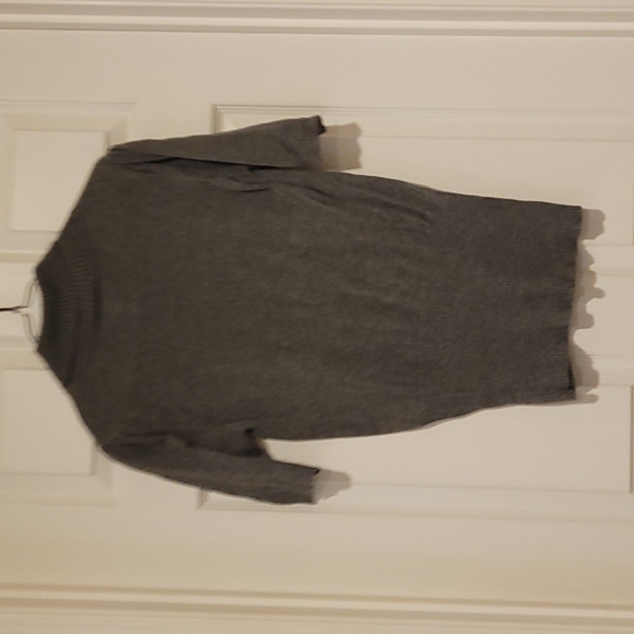 Gray Sweater Sz medium - Picture 2 of 2